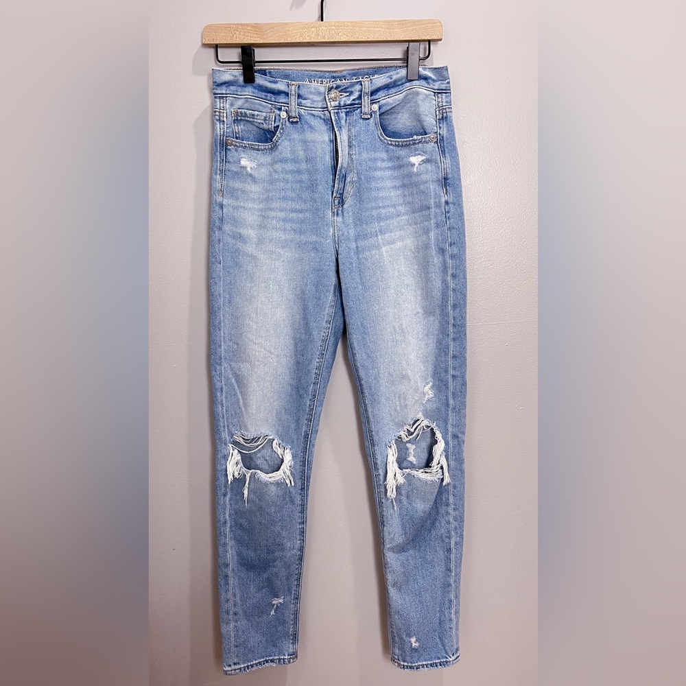 American Eagle Women’s High Rise Light Blue Distressed Mom Jeans in Long